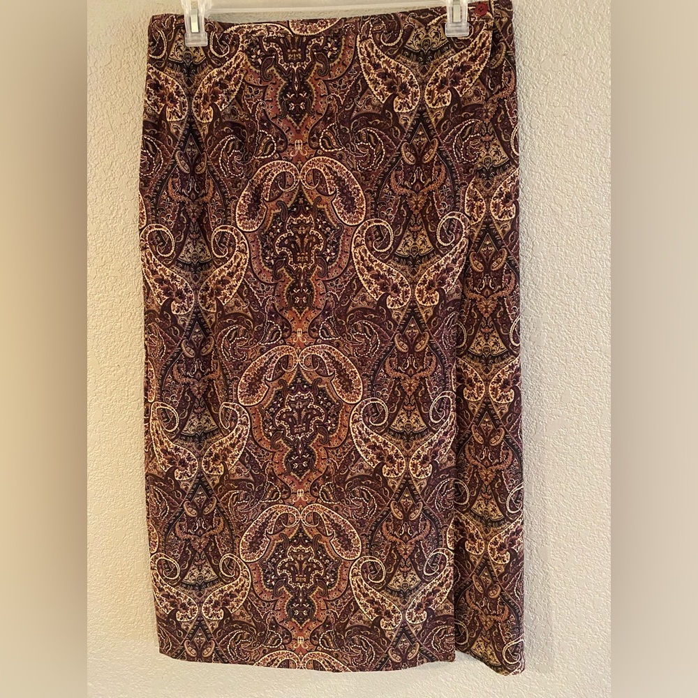 Van Heusen Wrap-around skirt, Size XL.